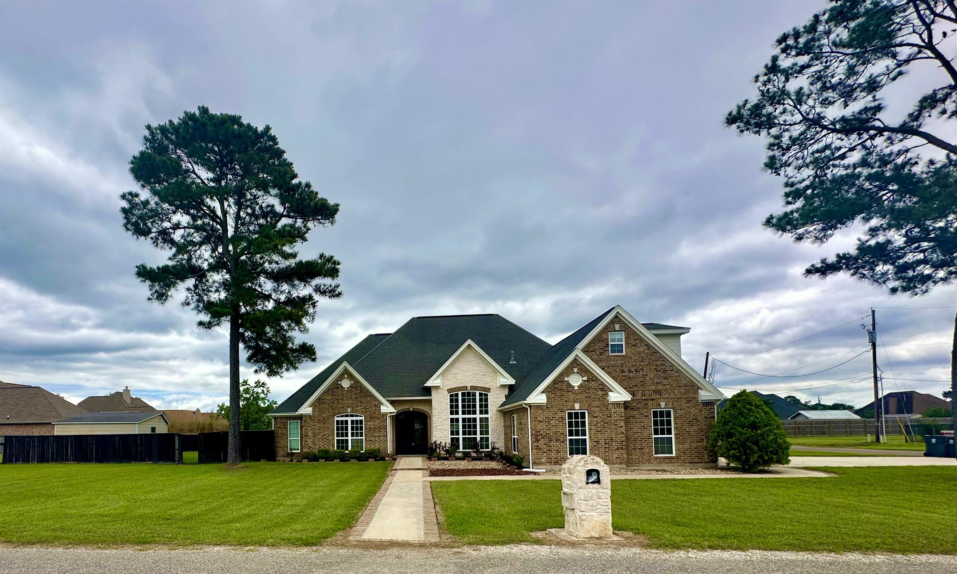 Property Photo: 305 Tyler Dr TX 77630