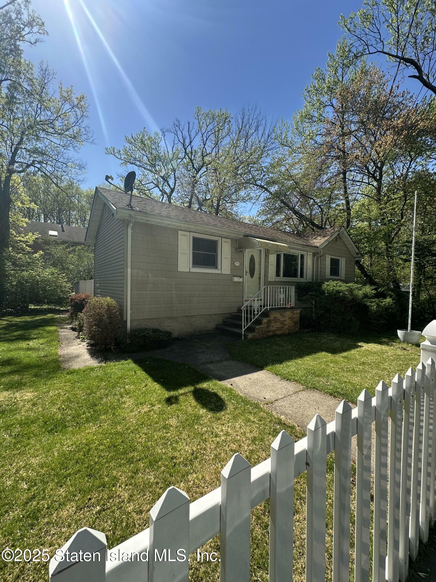 Property Photo: 190 Prall Avenue NY 10312
