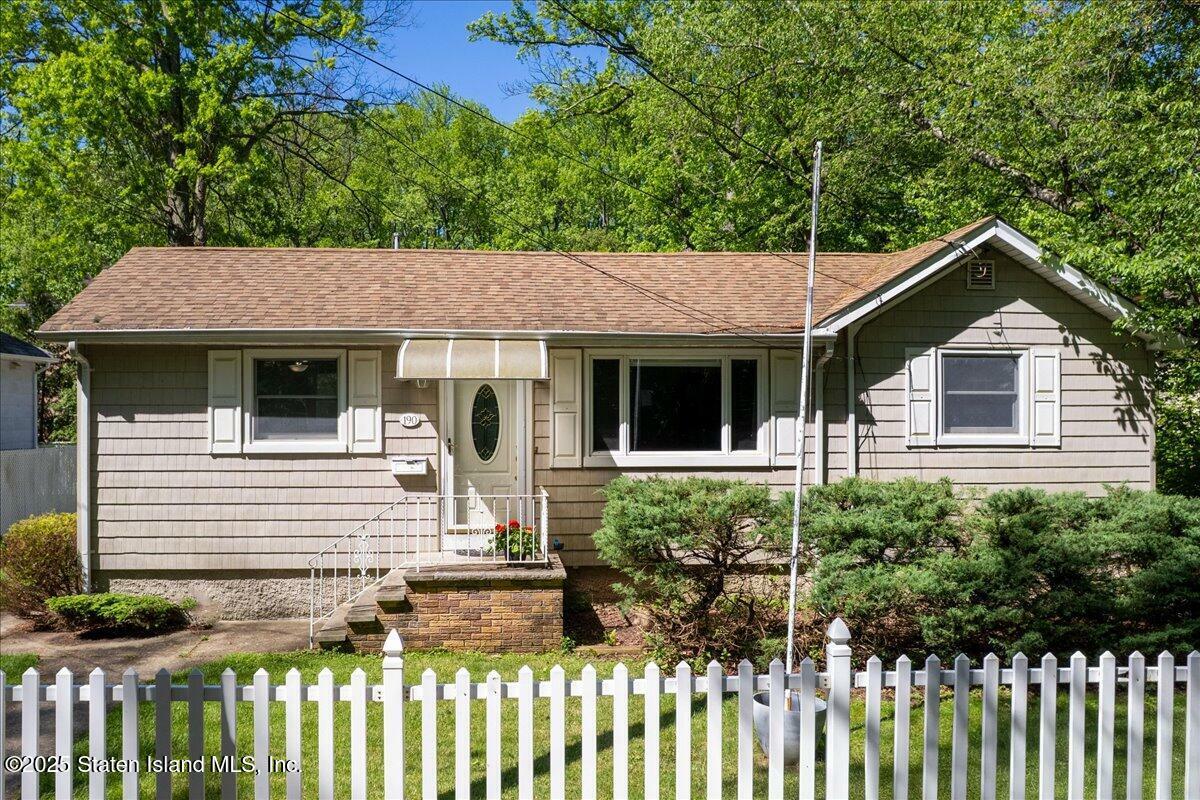 Property Photo: 190 Prall Avenue NY 10312