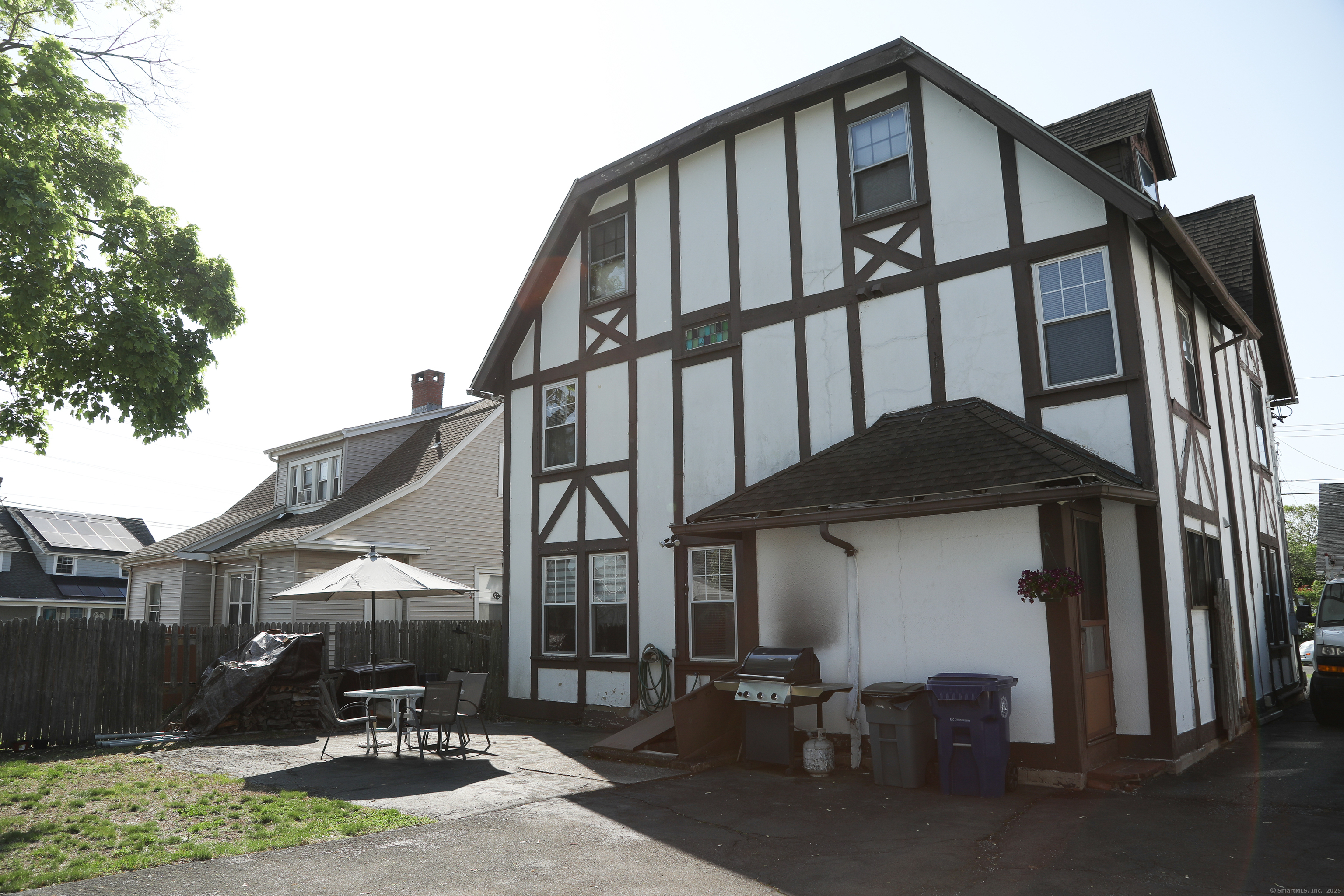 Property Photo: 21 East Brown Street CT 06516