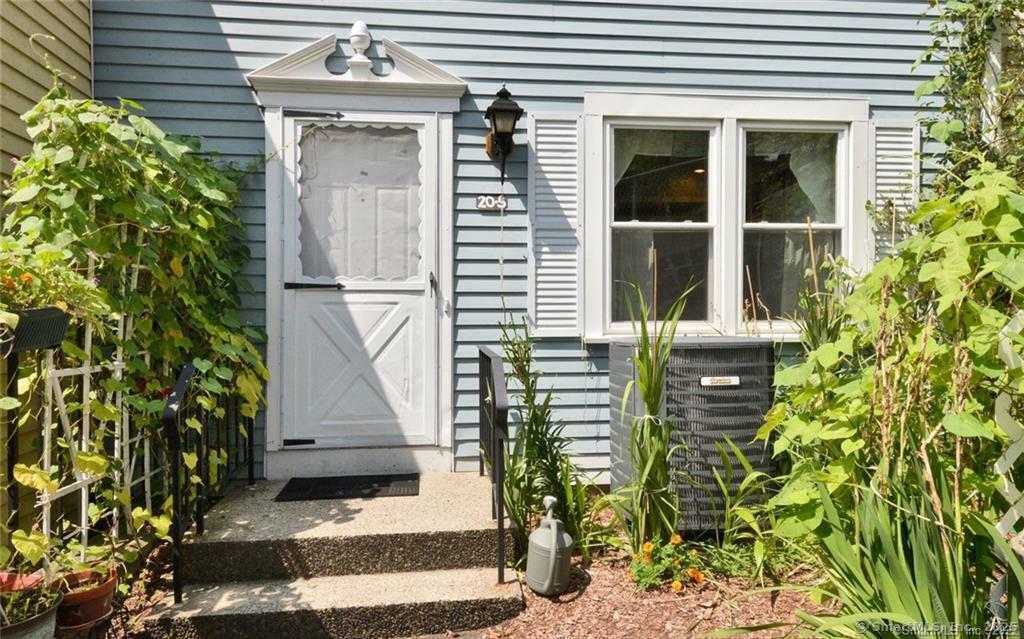 Property Photo:  55 Mill Plain Road 20-5  CT 06811 