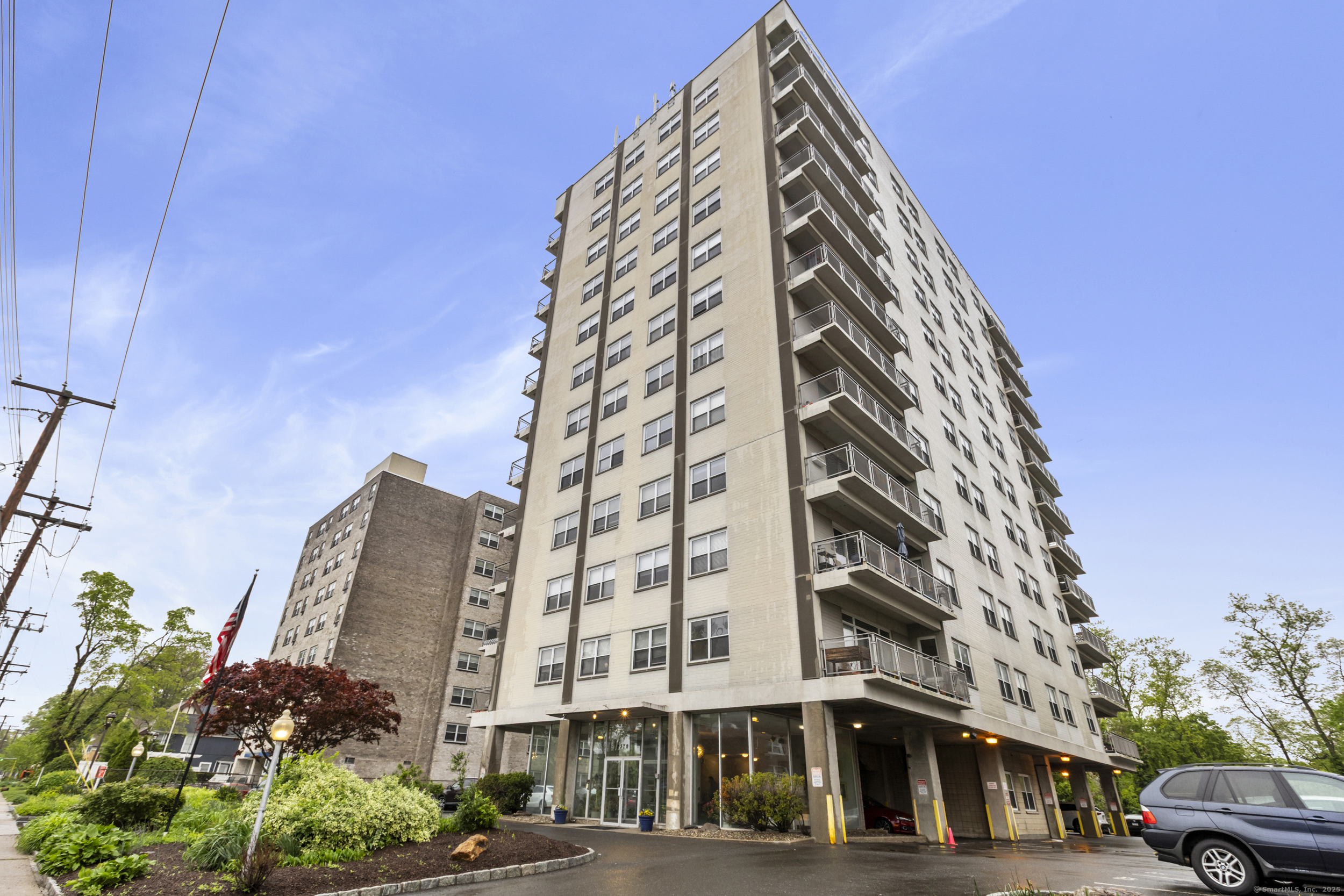 Property Photo: 2370 North Avenue 12G CT 06604