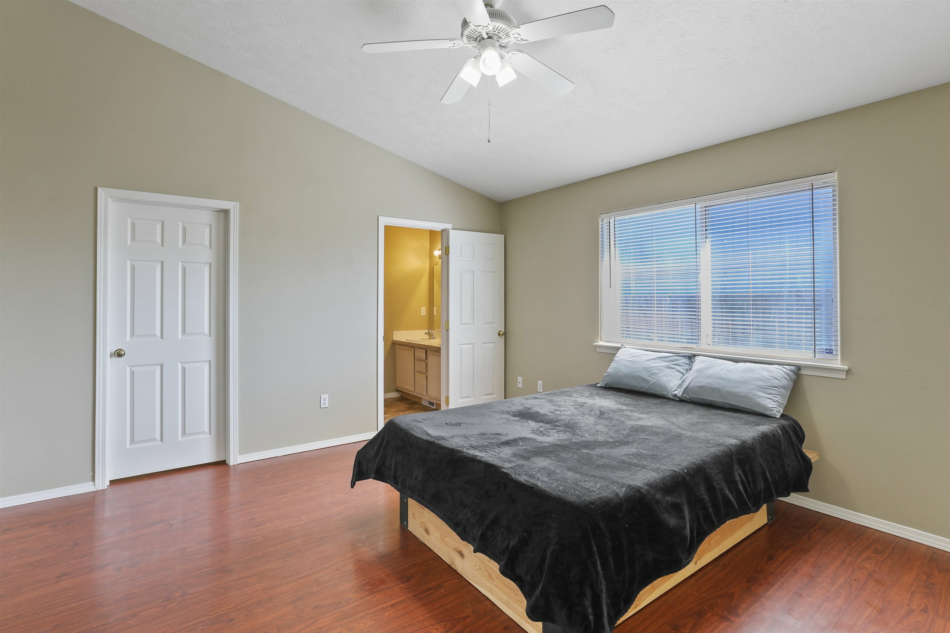 Property Photo: 821 S Campbell St WA 99001