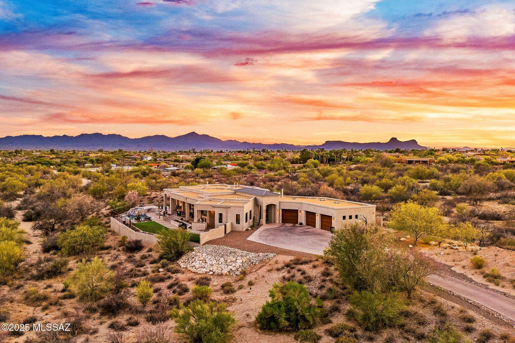 Property Photo: 2143 W Owl Head Place AZ 85742