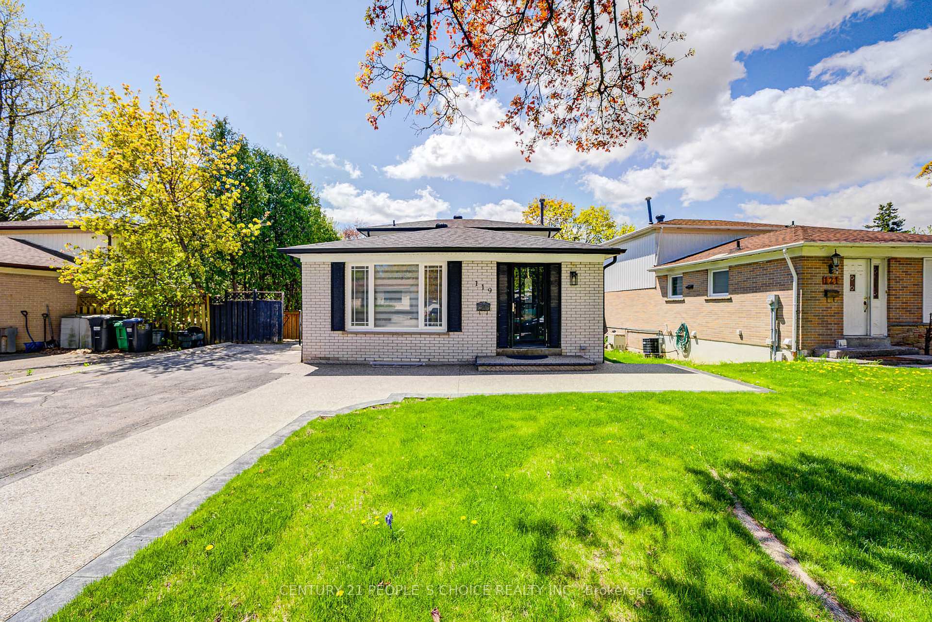 Property Photo: 119 Rutherford Road N ON L6V 2J4