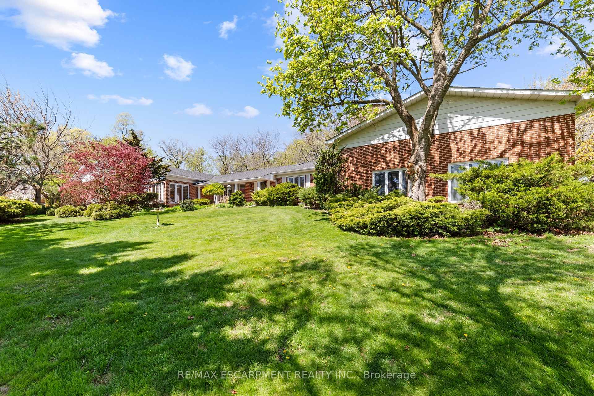 Property Photo: 1411 Beaufort Drive ON L7P 4V8