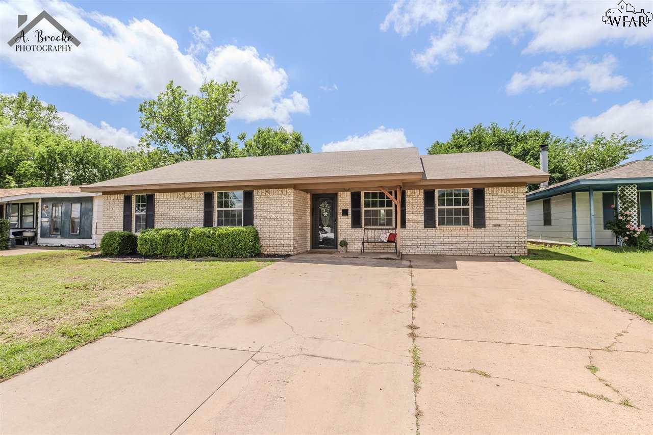 Property Photo: 4422 Hughes Drive TX 76308