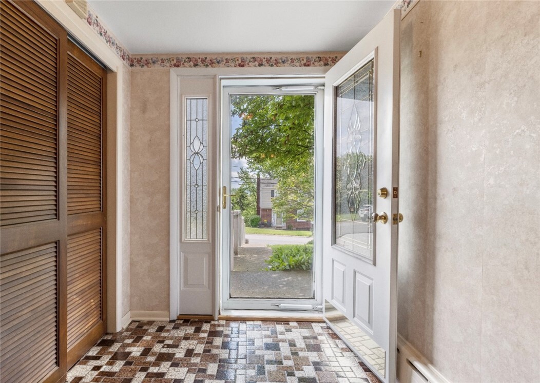 Property Photo: 118 Tangelo Dr PA 15025
