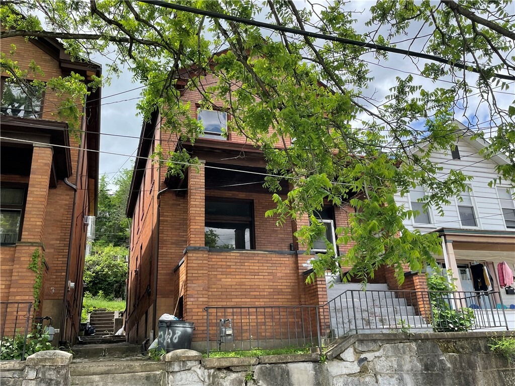 Property Photo: 827 Lincoln PA 15022
