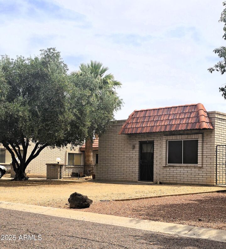 Property Photo: 18227 N 40th Place AZ 85032