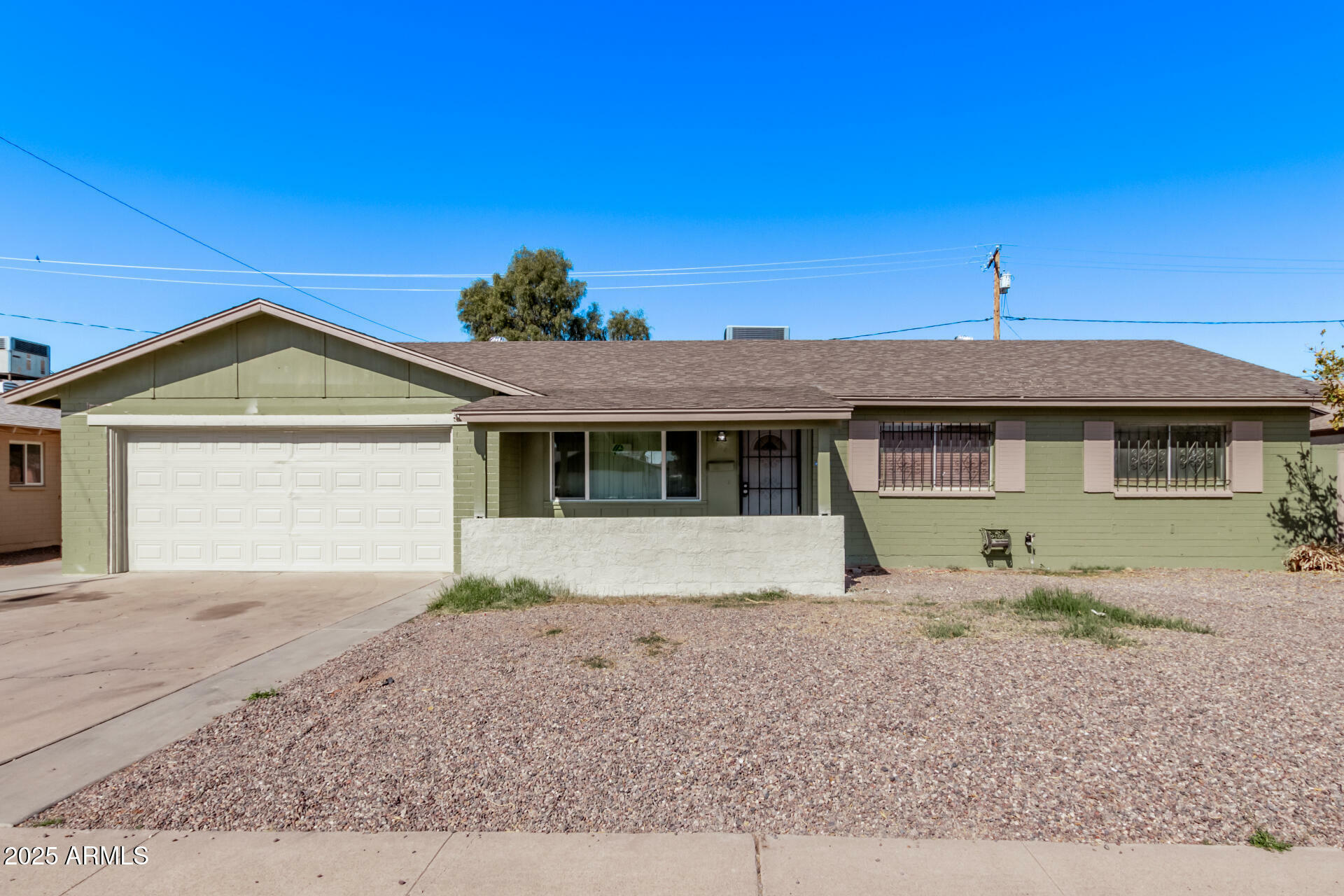 Property Photo: 4004 W Myrtle Avenue AZ 85051