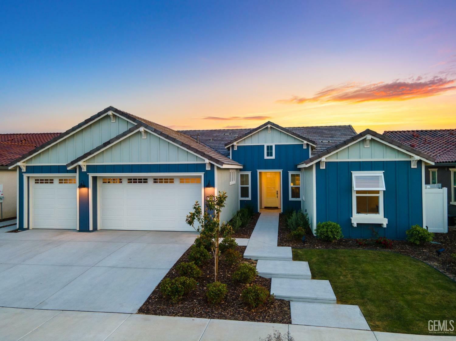 Property Photo: 15001 Rutherford Park Avenue CA 93311