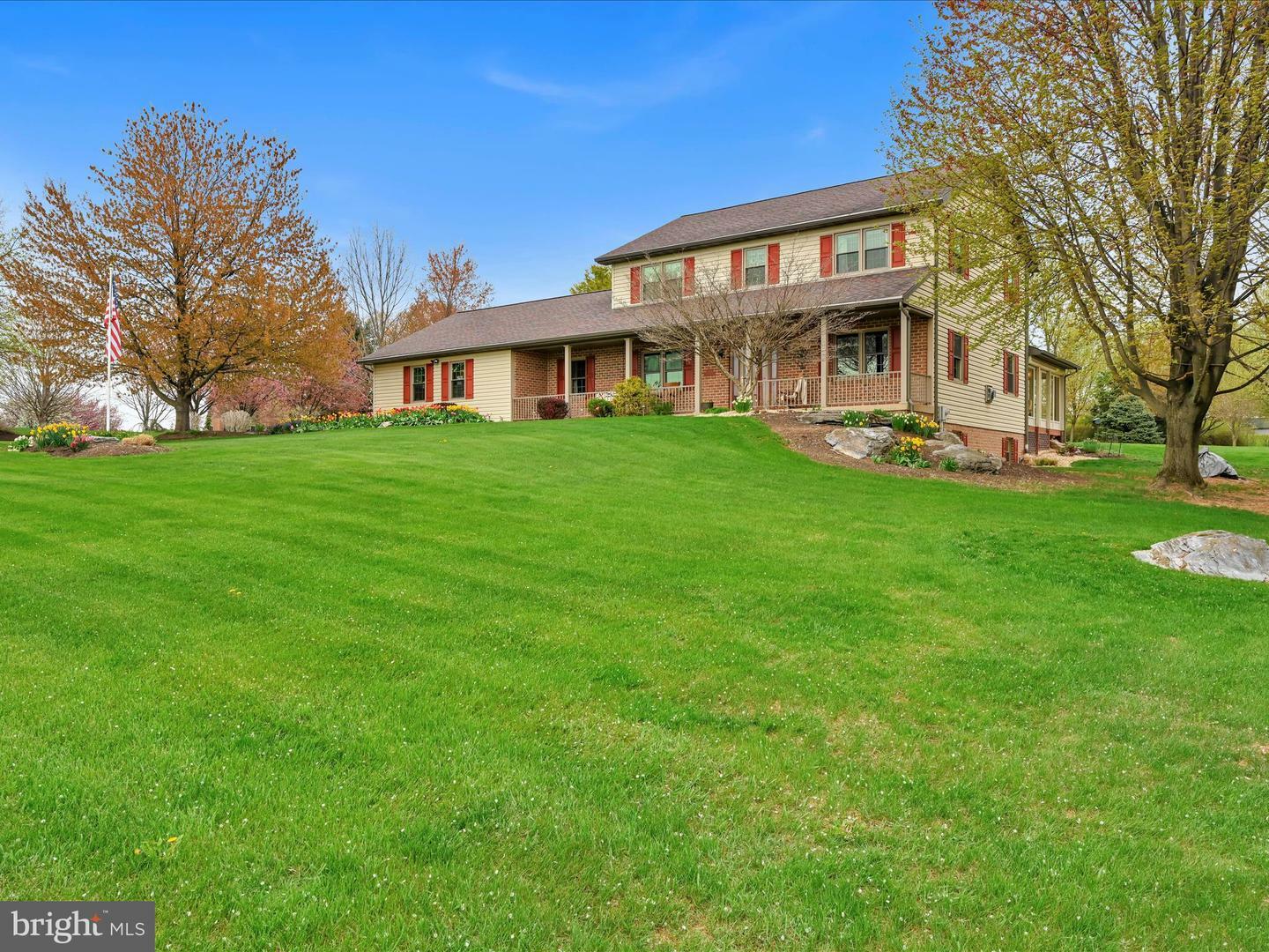 Property Photo: 105 Hickory Road PA 17087