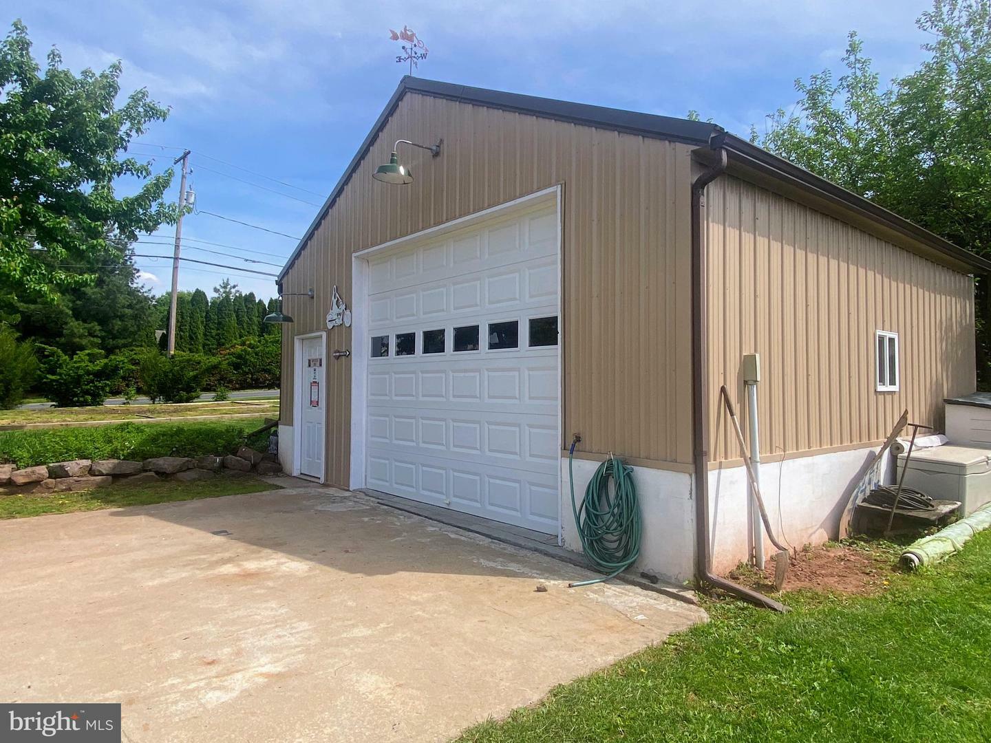 Property Photo: 602 Greenview Drive PA 17517