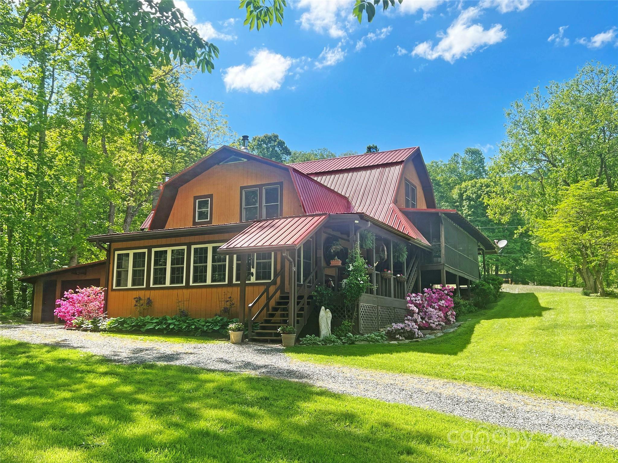 Property Photo: 550 Joe Payne Road NC 28753