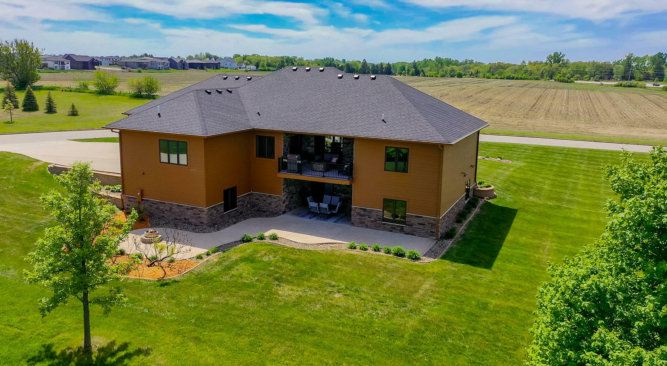 Property Photo: 4325 NW 102nd Avenue IA 50226