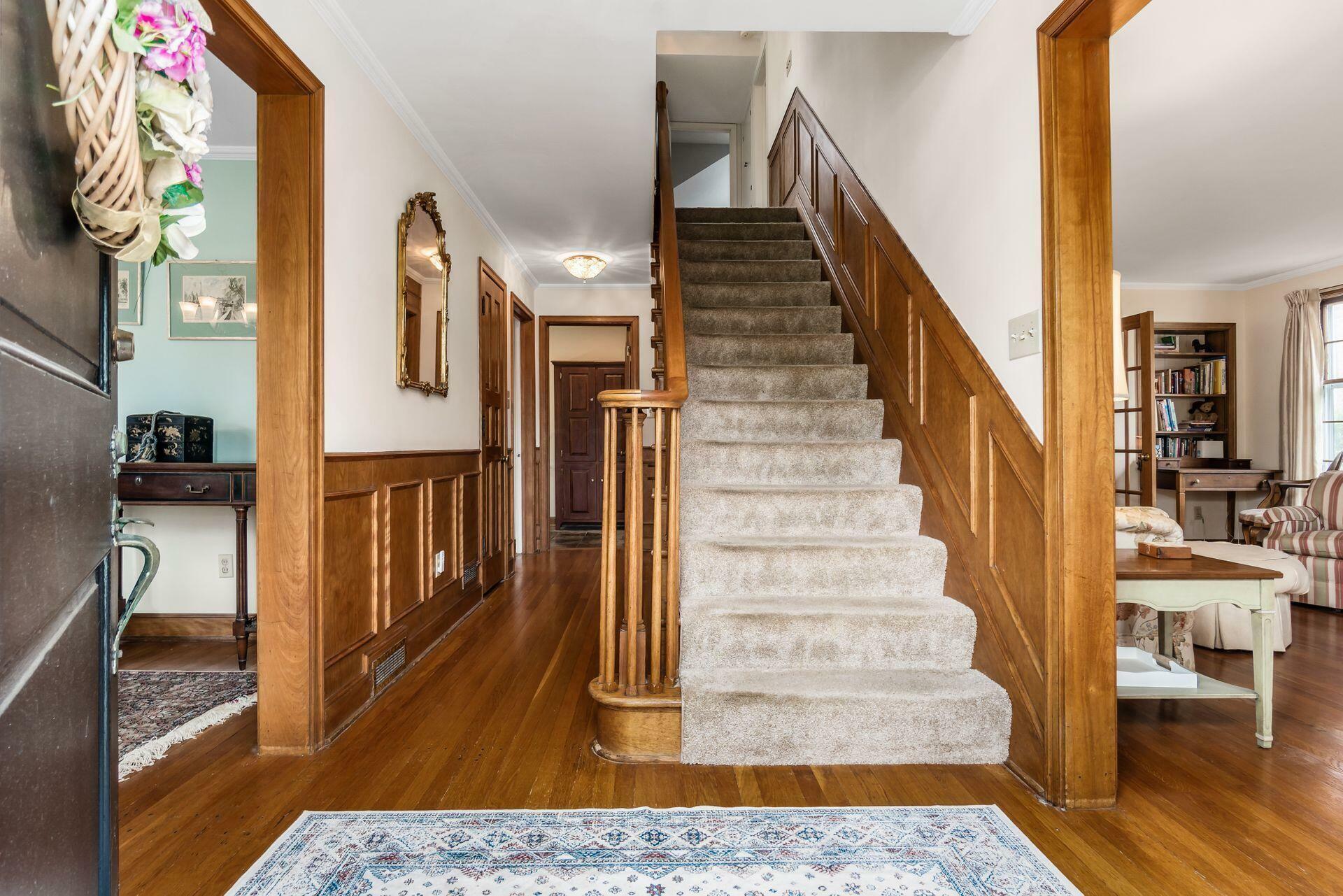 Property Photo: 2731 E Broad Street OH 43209