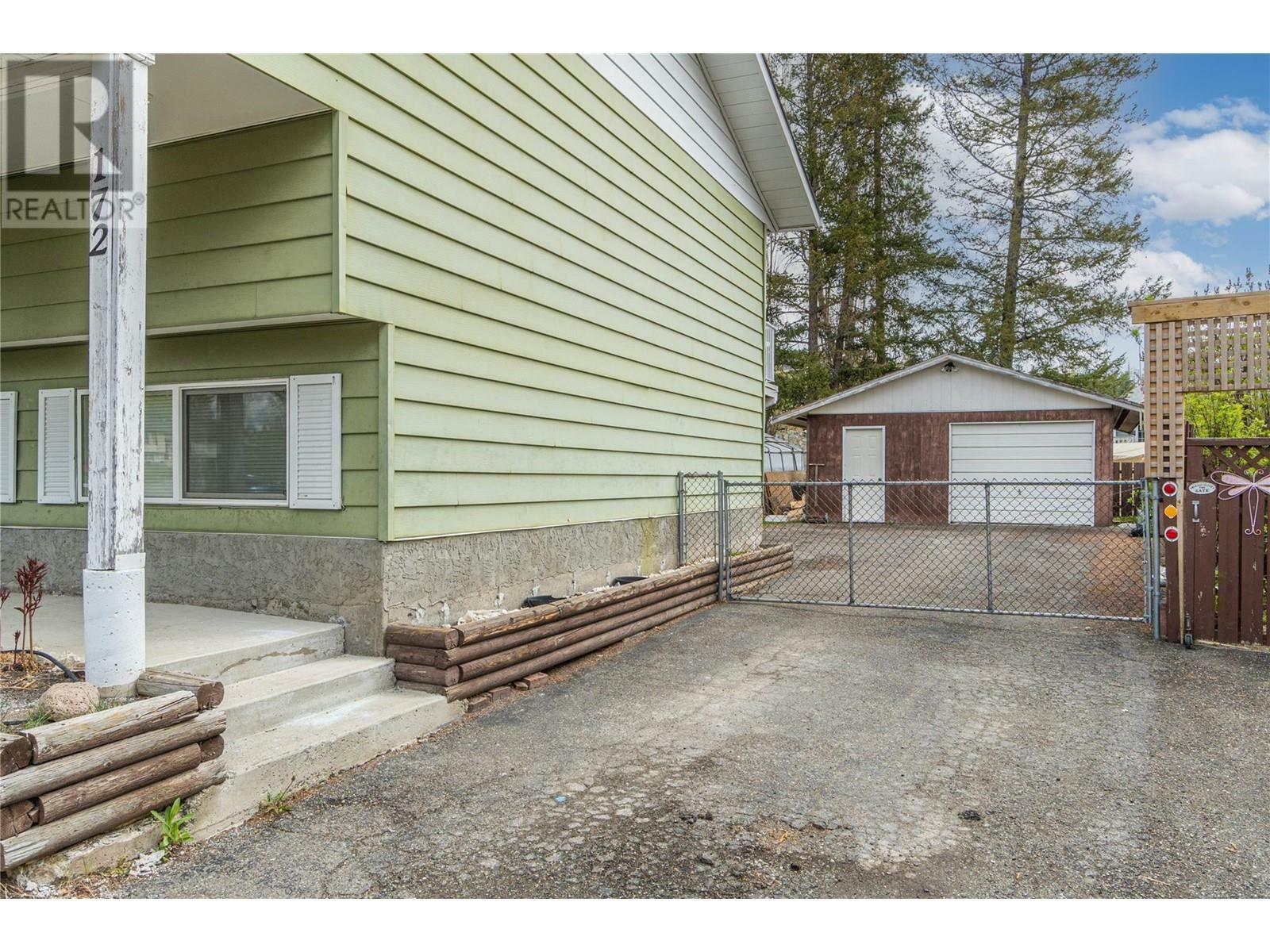 Property Photo: 172 Aspen Crescent BC V0K 1W0