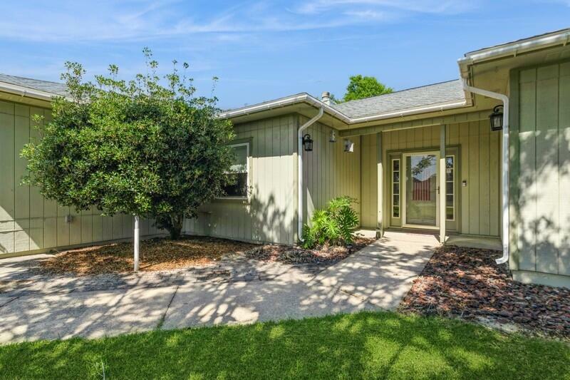 Property Photo: 84 12th Street FL 32579