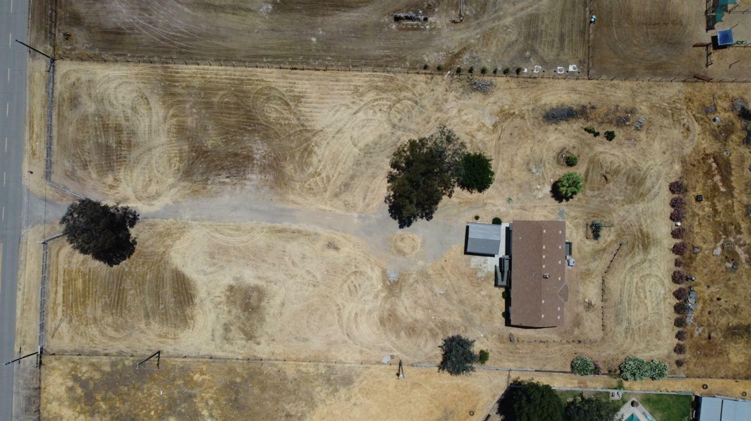 Property Photo: 15758 Mark Road CA 93636