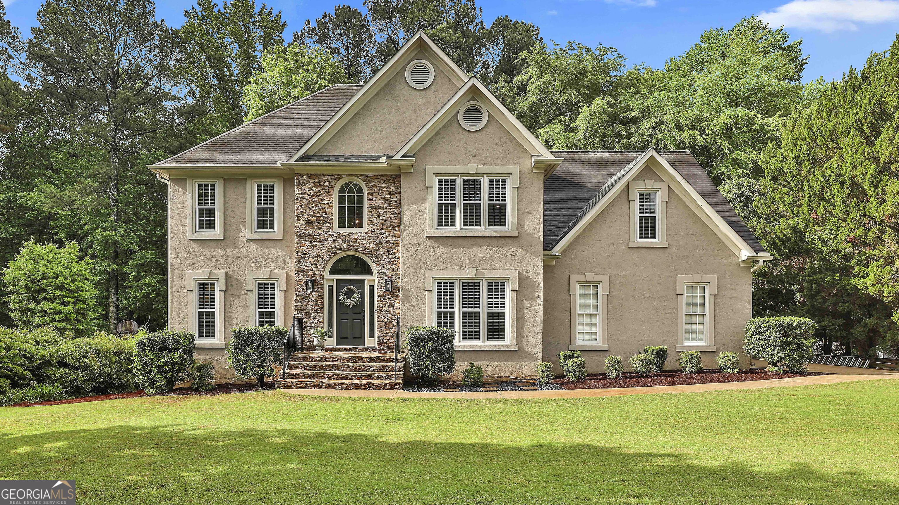 Property Photo: 604 Magnolia Lane GA 30269