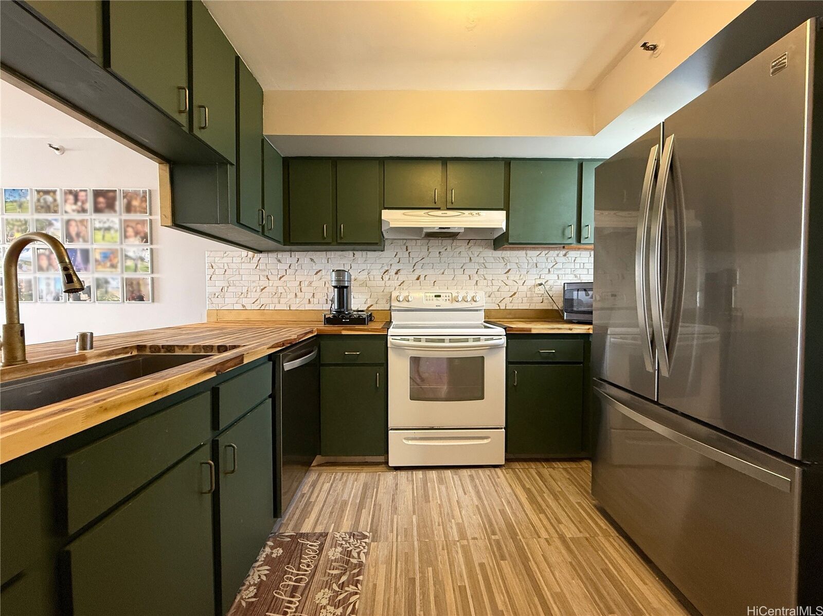 Property Photo:  990 Ala Nanala Street 19A  HI 96818 