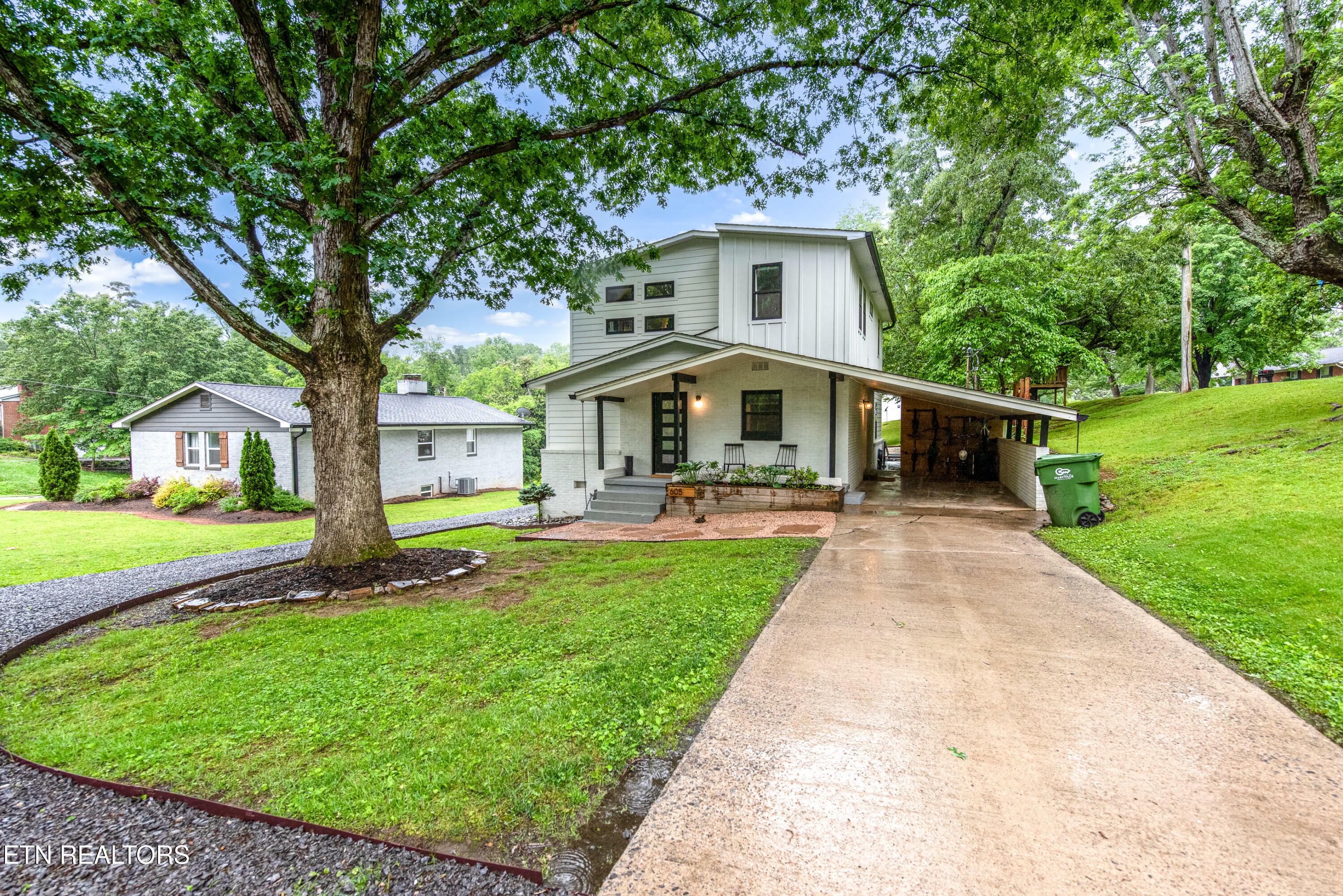 Property Photo: 605 N Maple St TN 37801