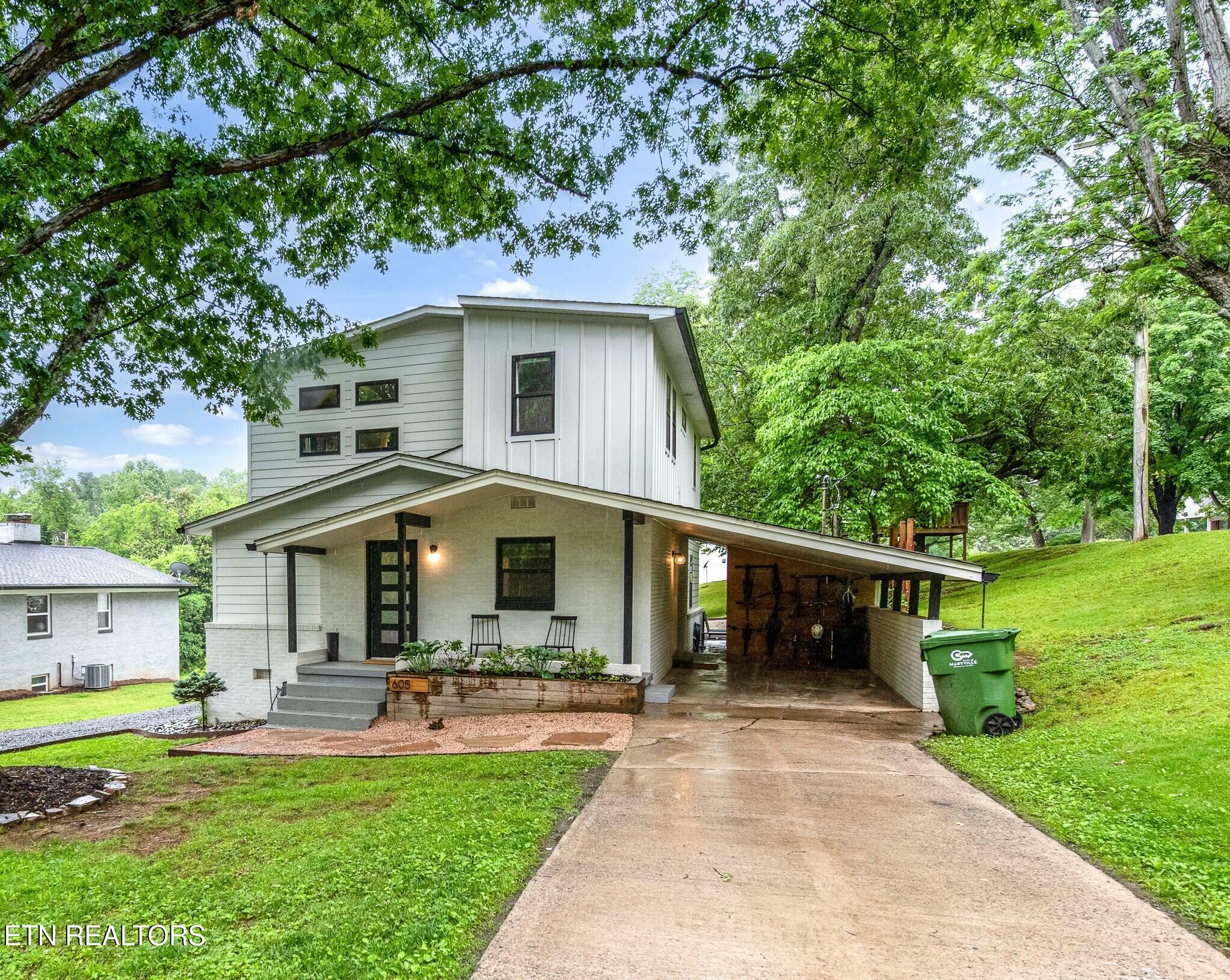 605 N Maple St  Maryville TN 37801 photo