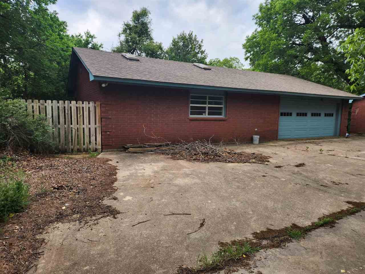 Property Photo: 502 Shady Lane OK 73527