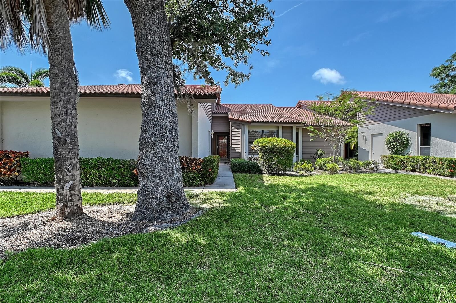 Property Photo: 6096 Wilshire Boulevard 9 FL 34238