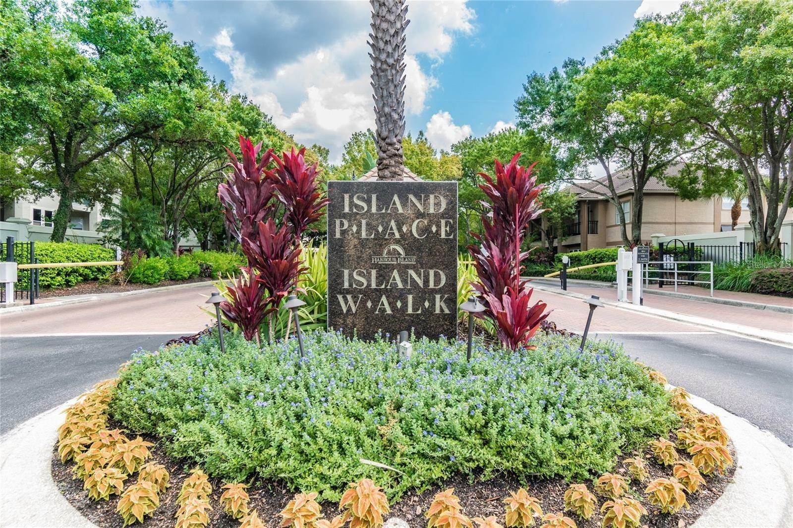 Property Photo: 628 Arbor Lake Lane 628 FL 33602