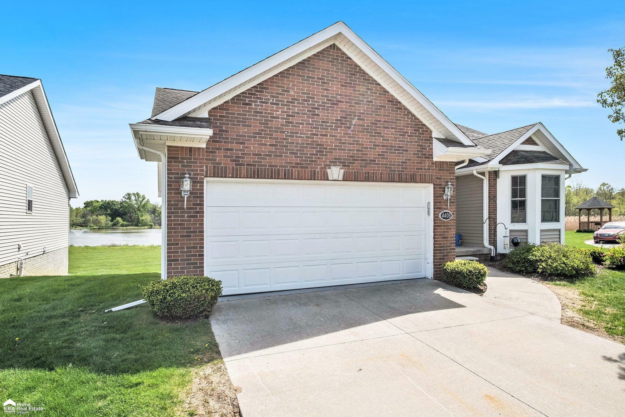 Property Photo: 4408 Cross Creek Boulevard MI 48509-1402