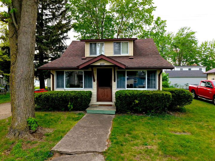 Property Photo: 2577 Parkway Drive MI 49253