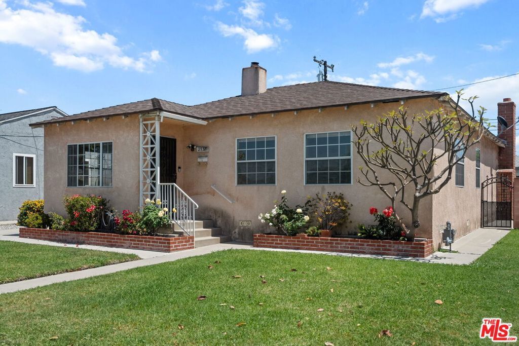 Property Photo:  2538 Elkgrove Avenue  CA 90040 