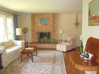 Property Photo: 11917 Debonnaire Drive MO 63146