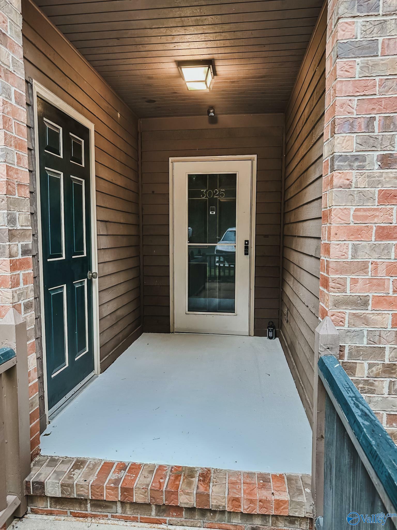 Property Photo: 3025 Live Oak Lane AL 35802