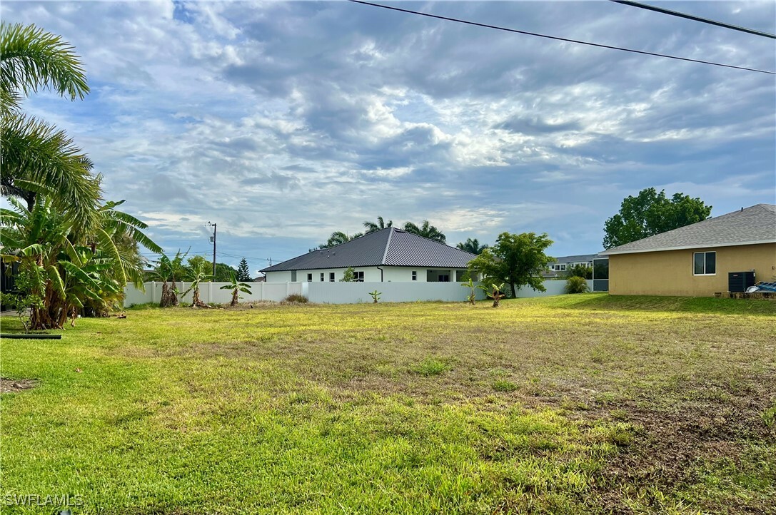 Property Photo:  1729 Savona Parkway W  FL 33914 