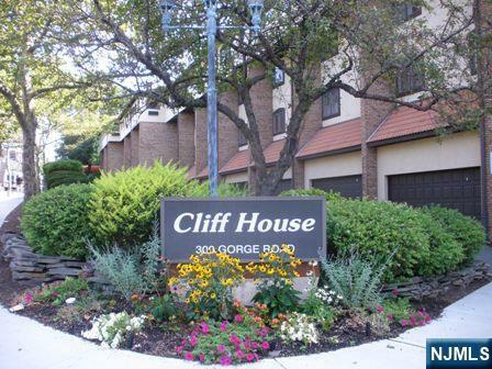 300 Gorge Road 18  Cliffside Park NJ 07010 photo
