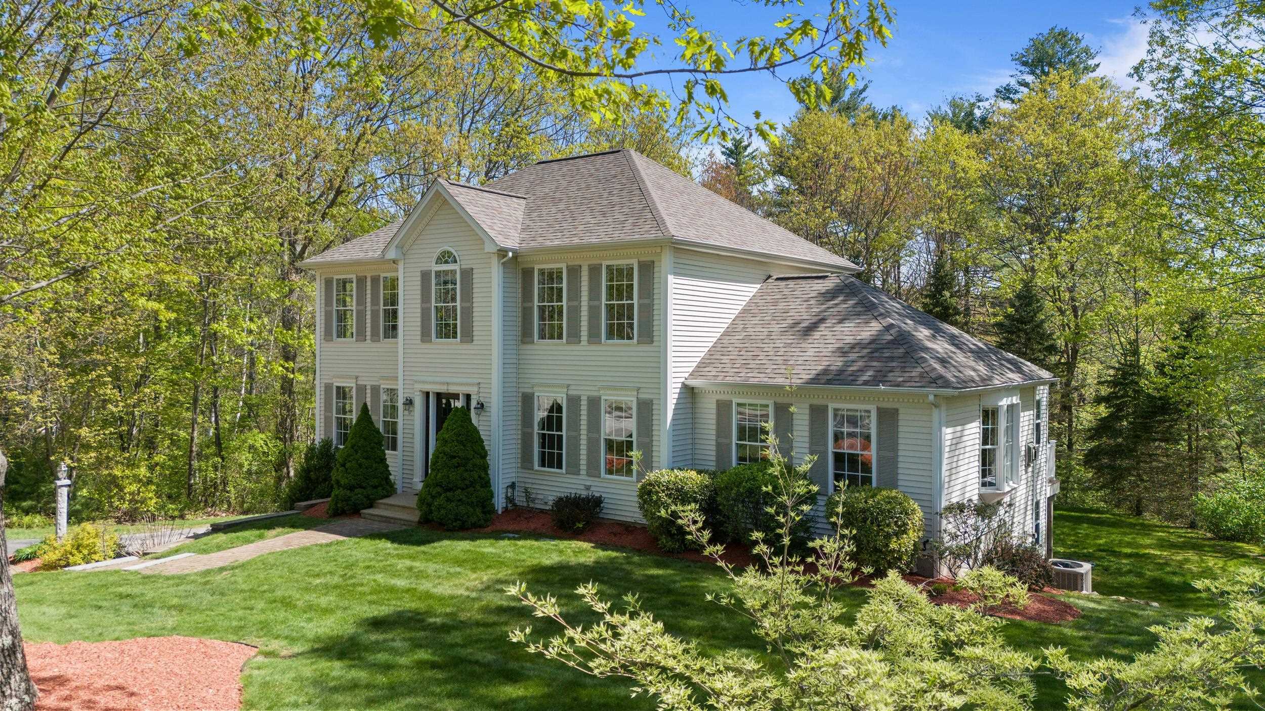 Property Photo: 17 Summerfare Street NH 03106
