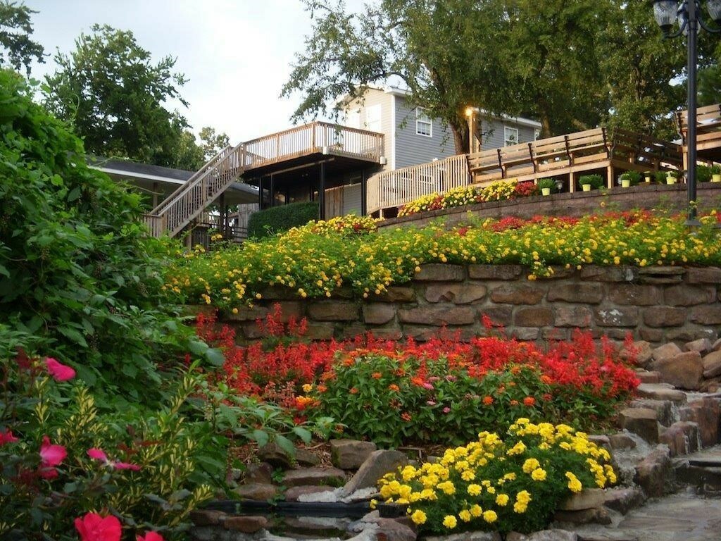 Property Photo: 400 N Oliver Avenue AR 72701
