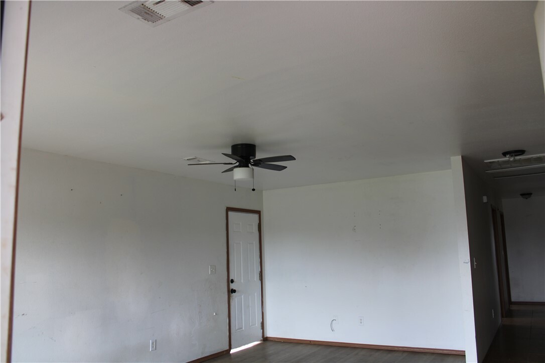 Property Photo: 3105 & 3107 S E Street AR 72758