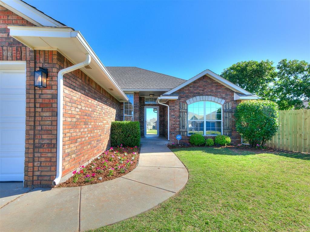 Property Photo: 909 NE 26th Court OK 73160