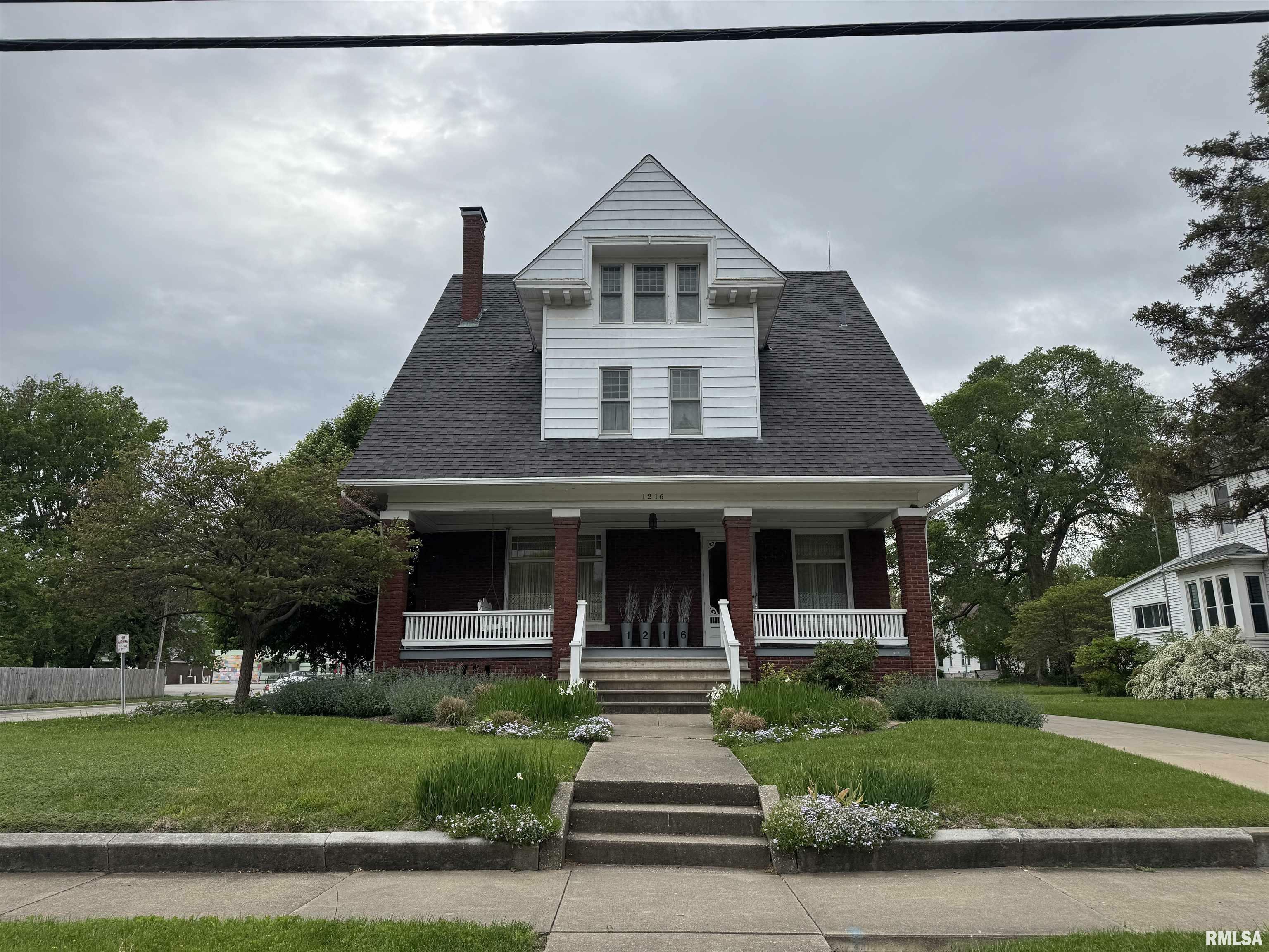 Property Photo: 1216 N Cherry Street IL 61401