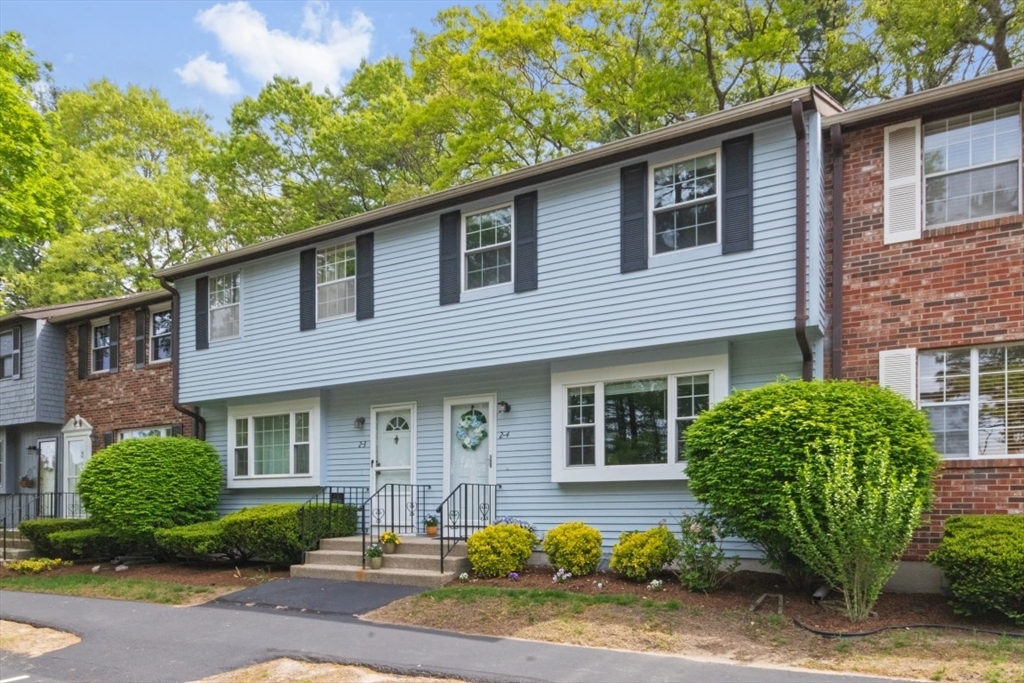 Property Photo: 2 Treetop Ln 4 MA 02364
