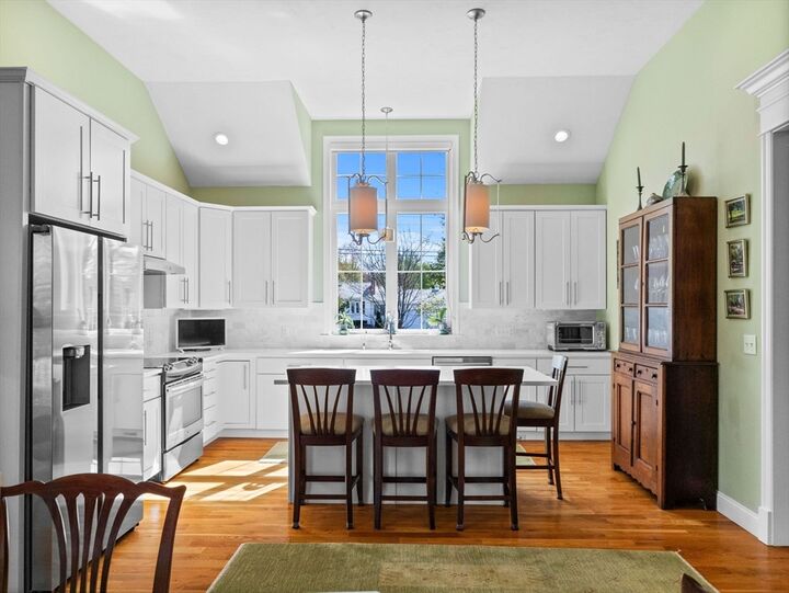 Property Photo:  8 Sandstone Dr 8  MA 02053 