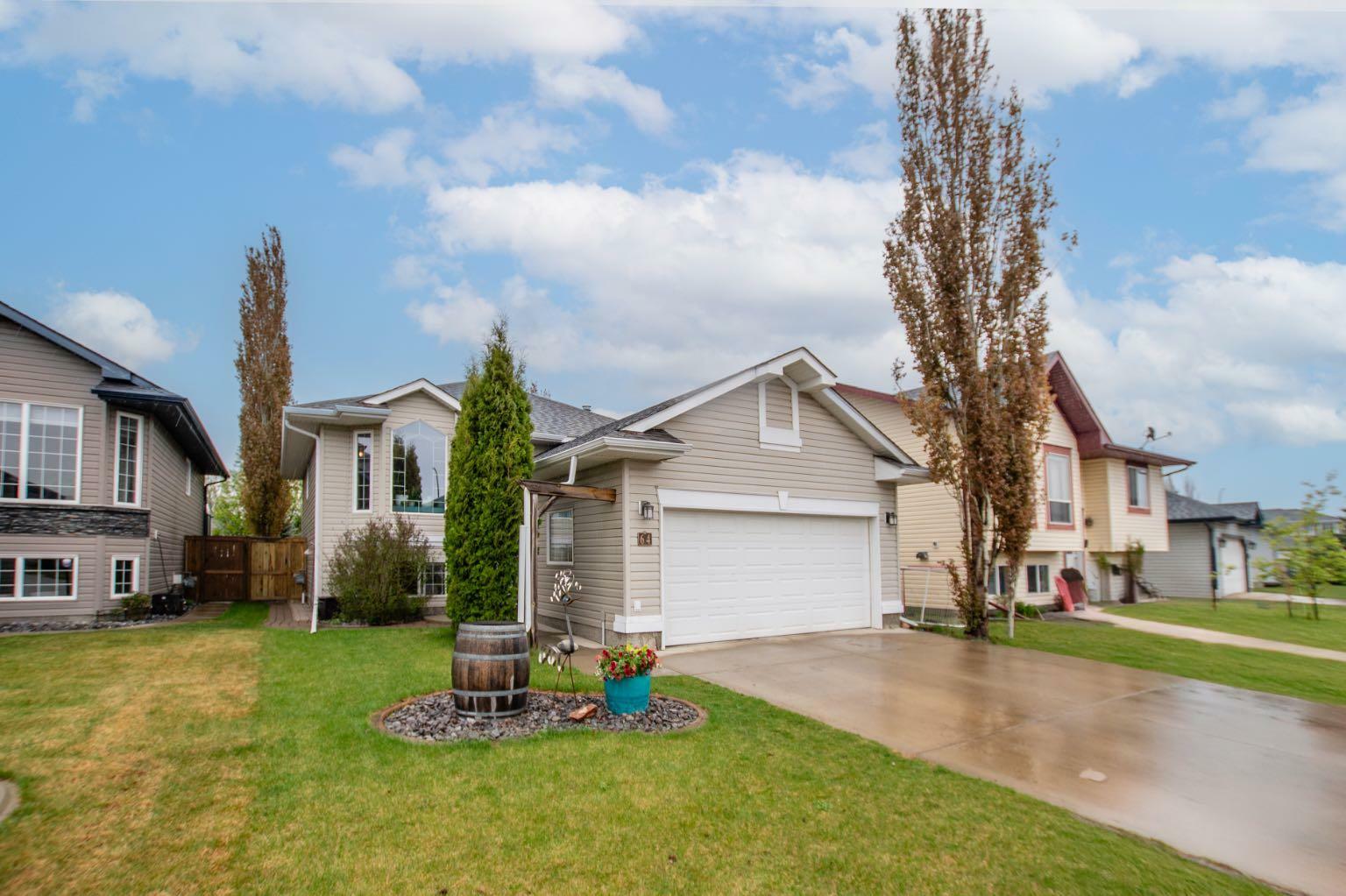 64 McKinlay Crescent  Lacombe AB T4L 2L4 photo