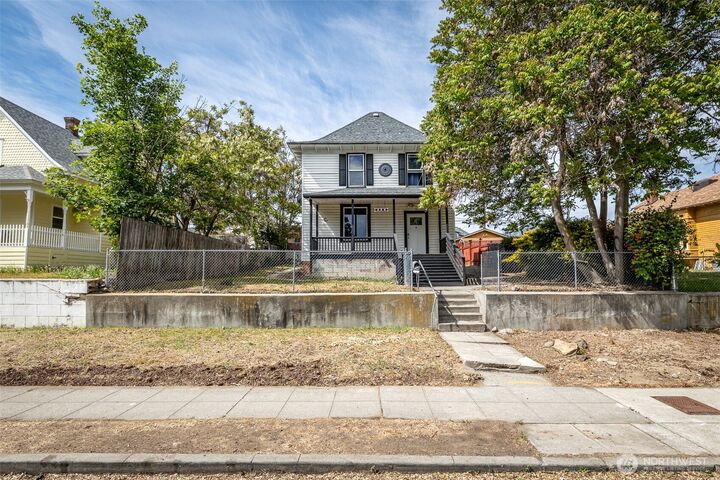 Property Photo:  226  Pennsylvania Avenue  WA 98801 