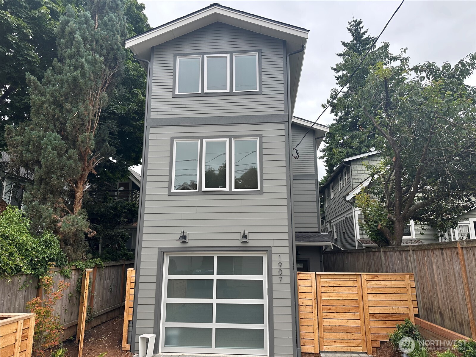 Property Photo: 1907 5th Avenue W WA 98109