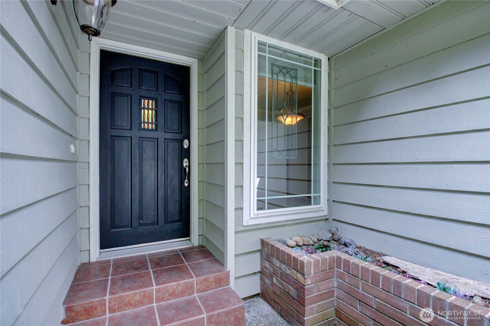 Property Photo: 601 Upland Place WA 98273