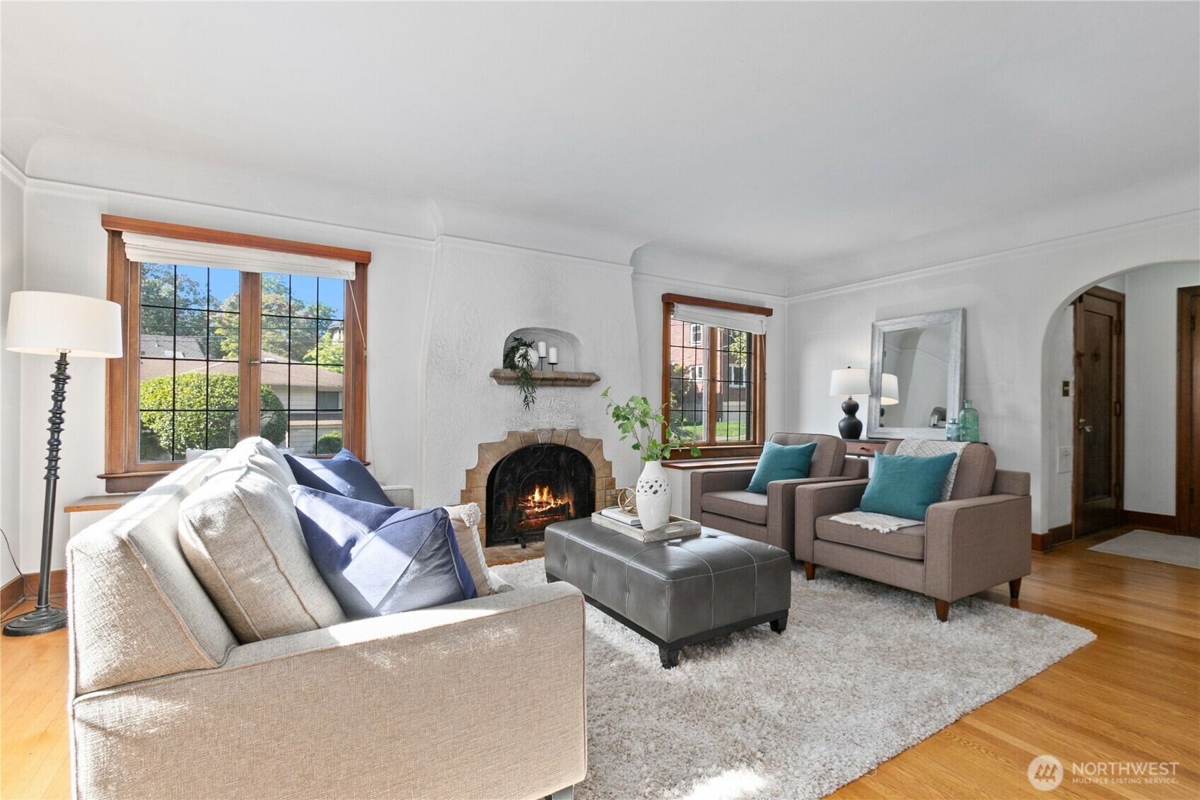 Property Photo: 2118 NE Park Road WA 98105